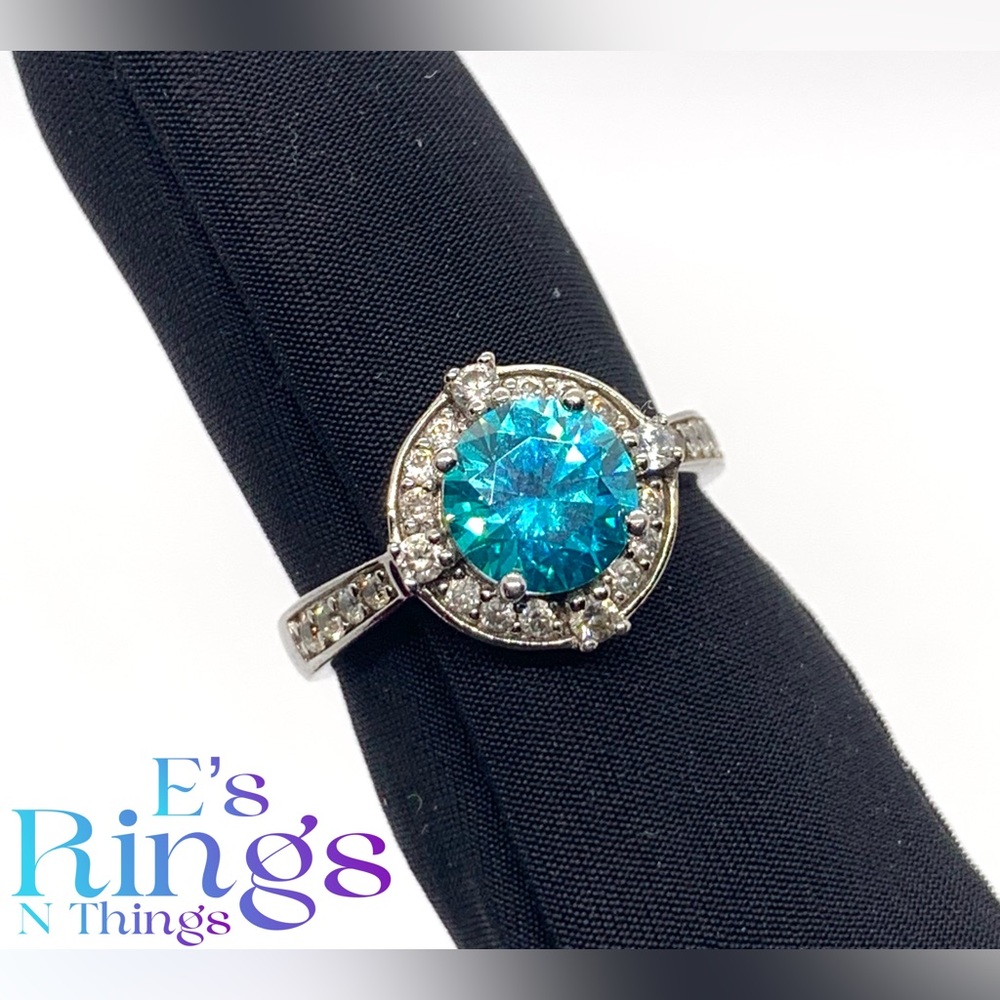 [Ice Queen] Gorgeous Vibrant Blue Cubic Zirconia & Sterling Silver Ring